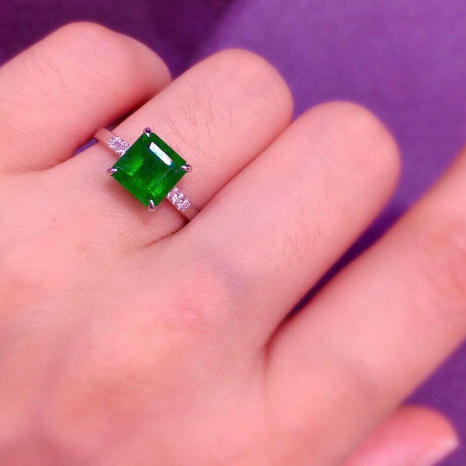 14k Gold 2.18 Ct Natural Emerald & Diamond Ring - 3