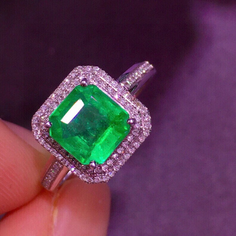 14k Gold 1.9 Ct Natural Emerald & Diamond Ring - 2