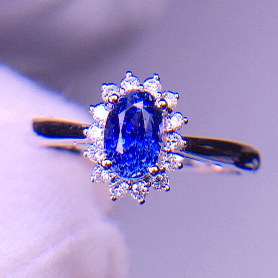 14k Gold 0.95 Ct Natural Sapphire & Diamond Ring: Ref:231029067 // gold content:14k gold // ring size:7. 25us // // main gemstone:sapphire // shape:oval // carat weight:0. 95ct // color:blue // treatment:natural // // adjacent gemstone 2 : diamond