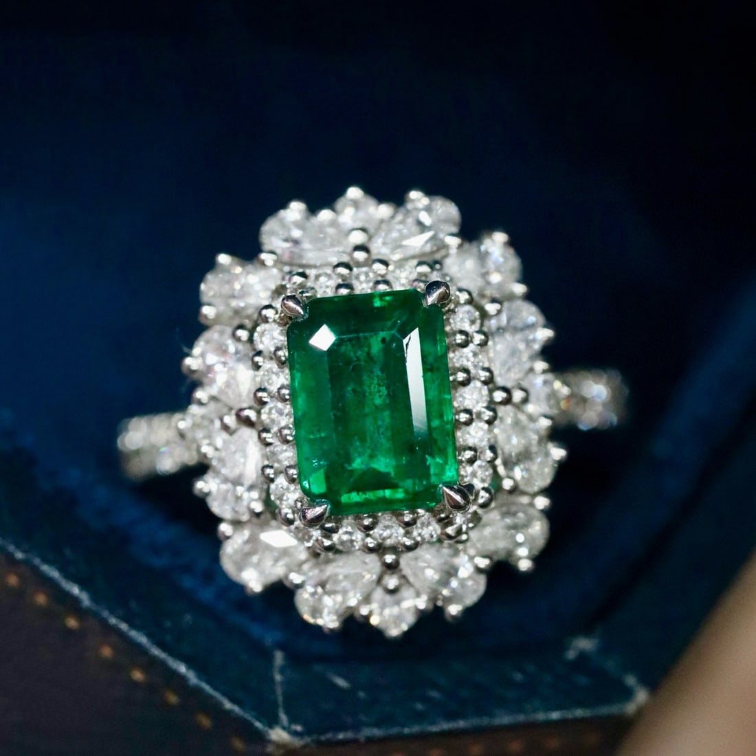 14k Gold 1.94 Ctw Natural Emerald & Diamond Ring: Ref:231029083 // gold content:14k gold // ring size:7. 25us // // main gemstone:emerald // shape:octagonal // carat weight:1. 01ct // color:green // treatment:natural // // adjacent gemstone 2 :