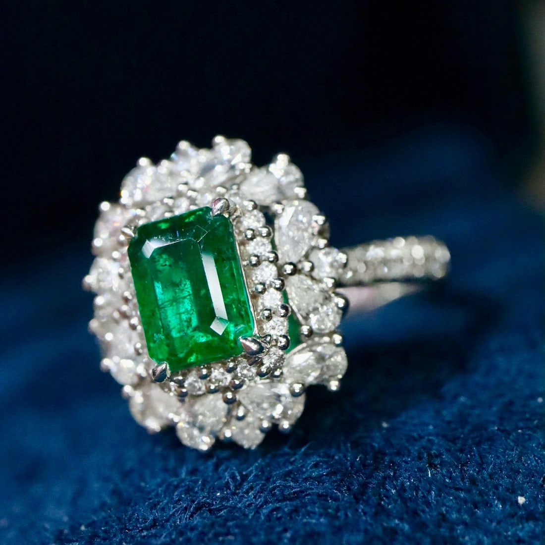 14k Gold 1.94 Ctw Natural Emerald & Diamond Ring - 2