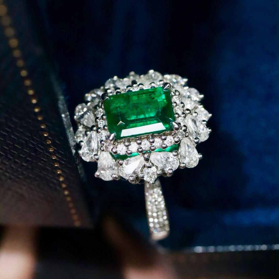 14k Gold 1.94 Ctw Natural Emerald & Diamond Ring - 3