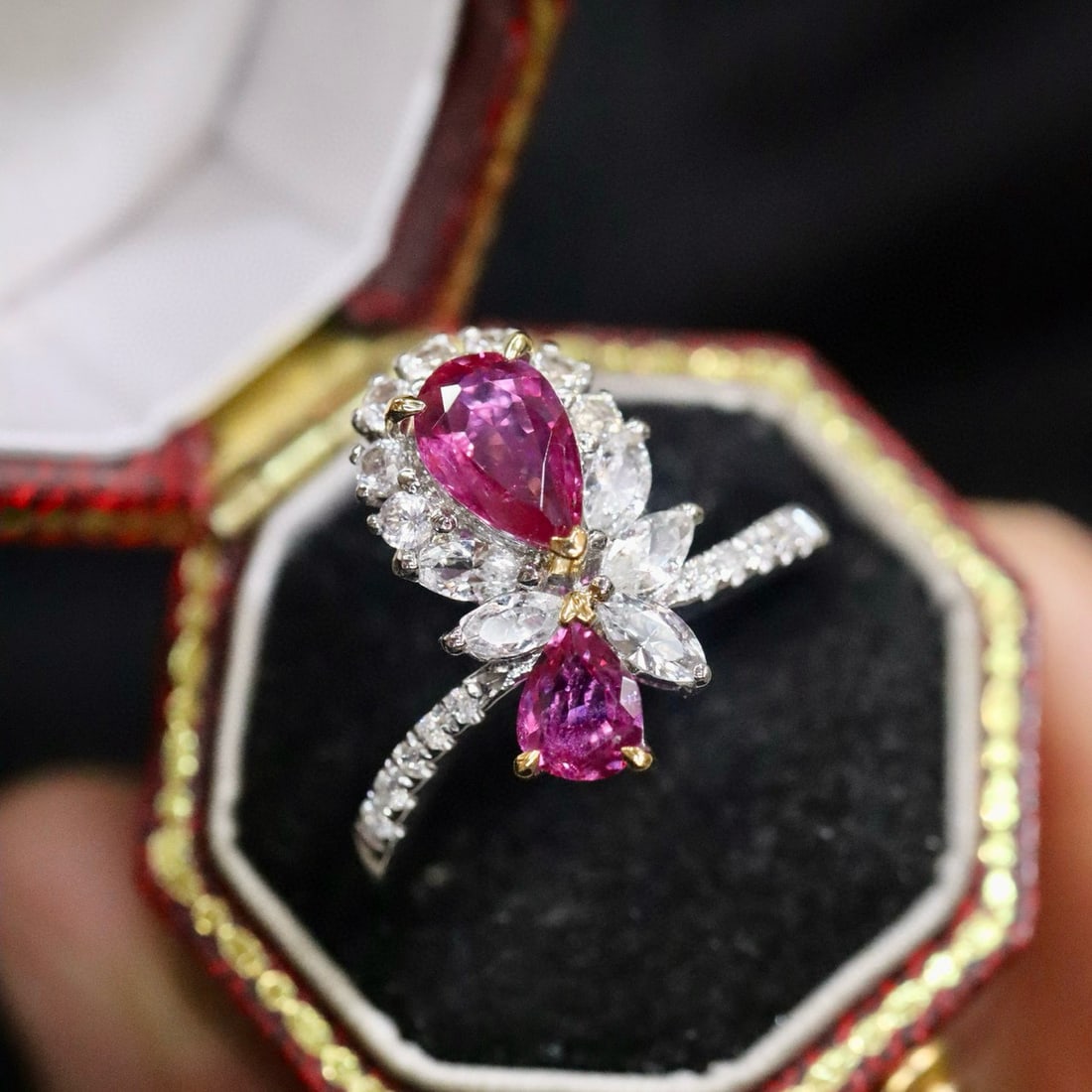 14k Gold 1.15 Ctw Natural Ruby & Diamond Ring: Ref:231029085 // gold content:14k gold // ring size:7. 25us // // main gemstone:ruby // shape:pear // carat weight:1. 08ct // color:purplish red // treatment:natural // // adjacent gemstone 2 : diamon