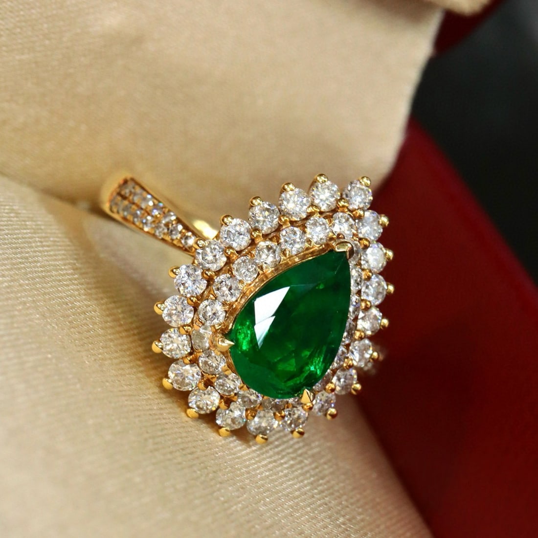 14k Gold 2.37 Ctw Natural Emerald & Diamond Ring - 6
