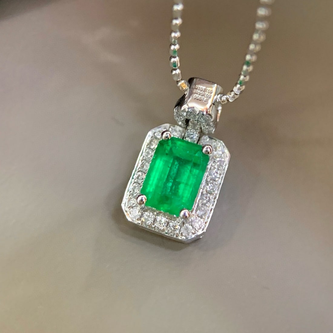 14k Gold 0.74 Ctw Natural Emerald & Diamond Pendant( Without Chain ) - 4