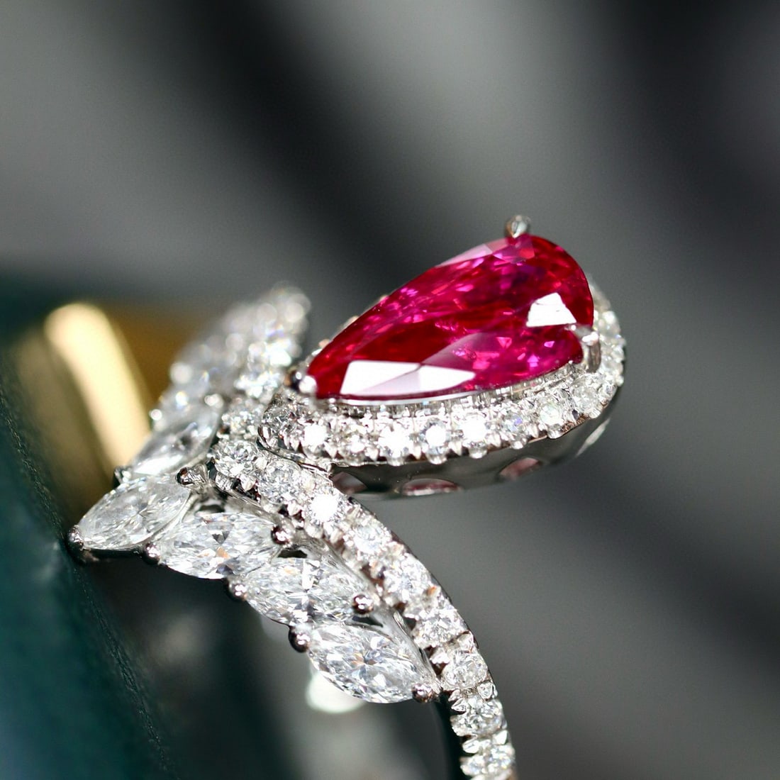 14k Gold 1.32 Ctw Natural Ruby & Diamond Ring - 3