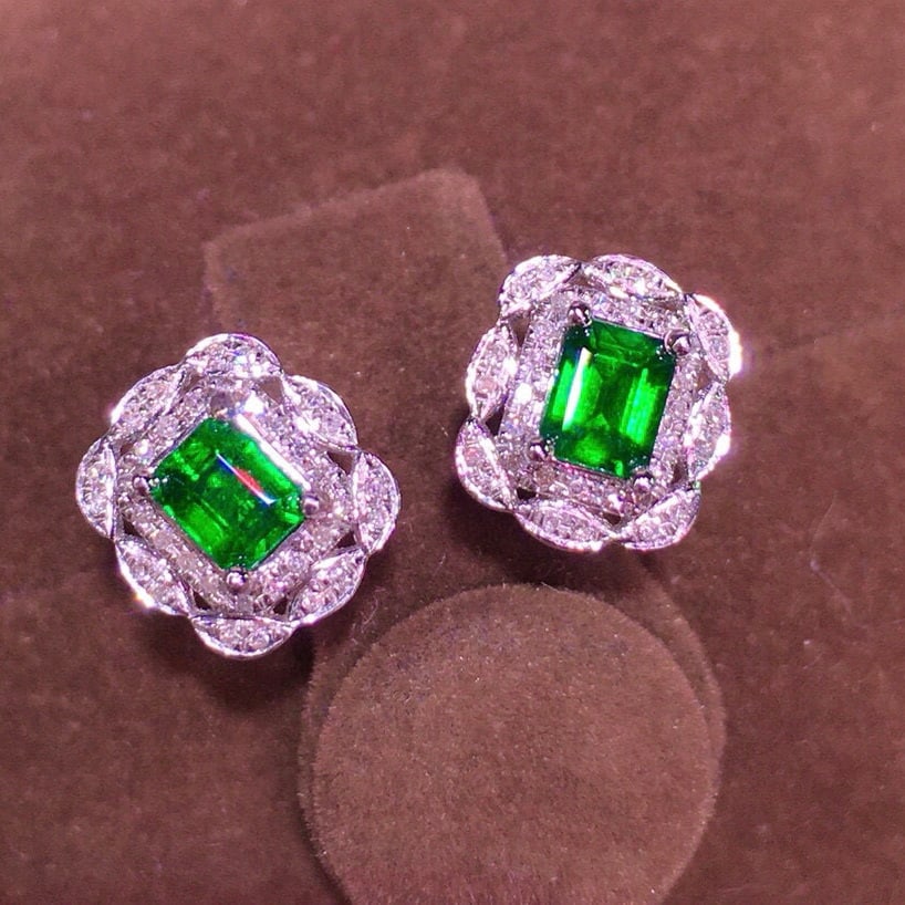 14k Gold 0.95 Ct Natural Emerald Earrings - 6