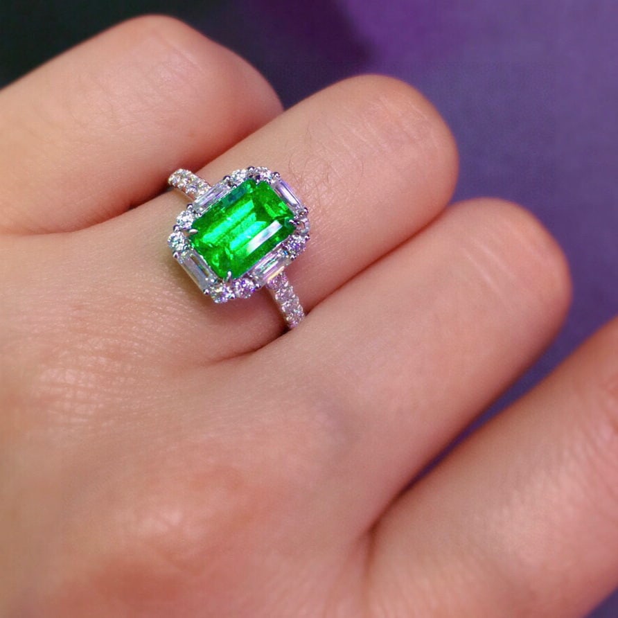 14k Gold 1.56 Ct Natural Emerald & Diamond Ring - 7