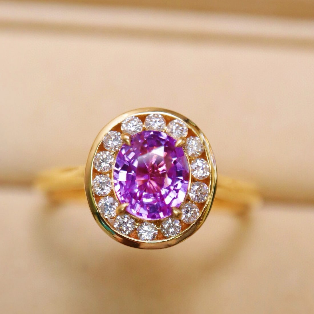 14k Gold 1.33 Ctw Natural Sapphire & Diamond Ring: Ref:231029121 // gold content:14k gold // ring size:7. 25us // // main gemstone:sapphire // shape:oval // carat weight:1. 07ct // clarity grade:vs-si // color:padparadscha // treatment:natural // cut