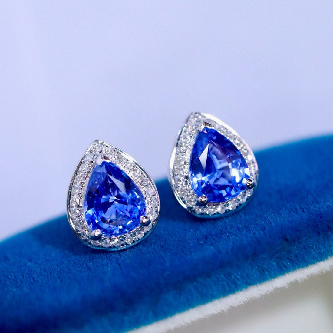 14k Gold 2.11 Ctw Natural Sapphire & Diamond Earrings: Ref:231029135 // gold content:14k gold // main gemstone:sapphire // shape:pear // carat weight:1. 93ct // clarity grade:vs-si // color:blue // treatment:natural // cut grade:g // // adjacent gemstone