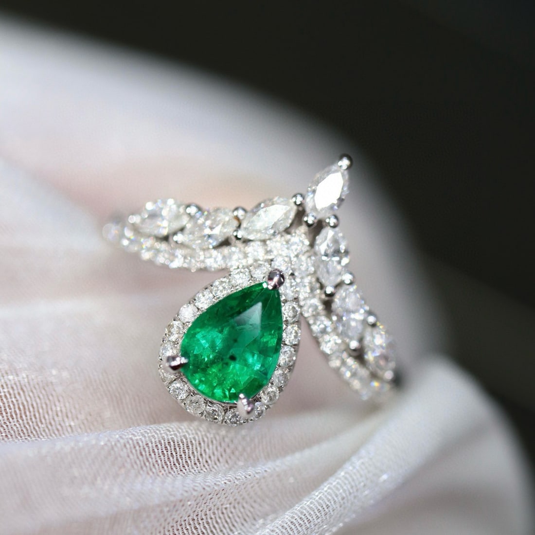 14k Gold 1.16 Ctw Natural Emerald & Diamond Ring - 6