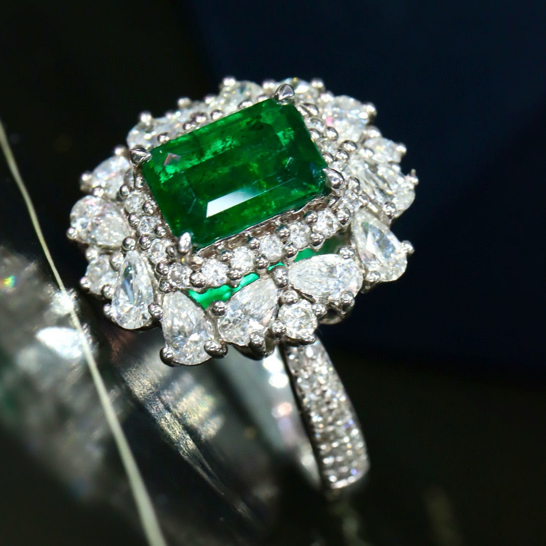 14k Gold 1.93 Ctw Natural Emerald & Diamond Ring - 2