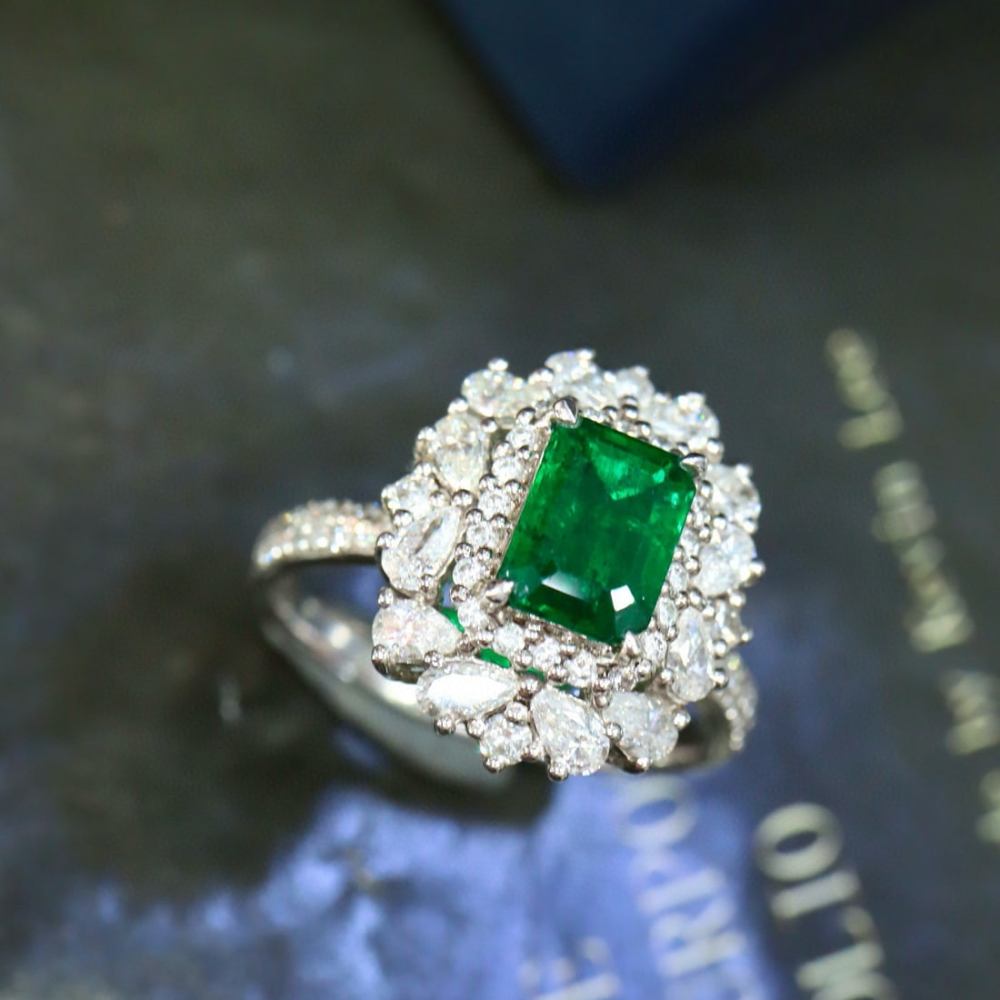 14k Gold 1.93 Ctw Natural Emerald & Diamond Ring - 3