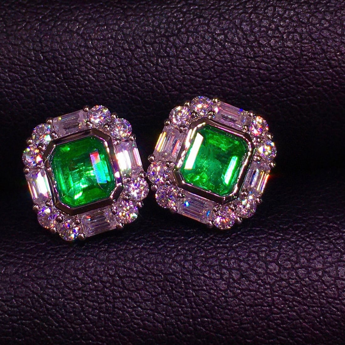 14k Gold 1.35 Ct Natural Emerald & Diamond Earrings - 3