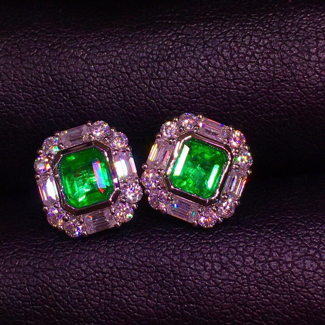 14k Gold 1.35 Ct Natural Emerald & Diamond Earrings - 5