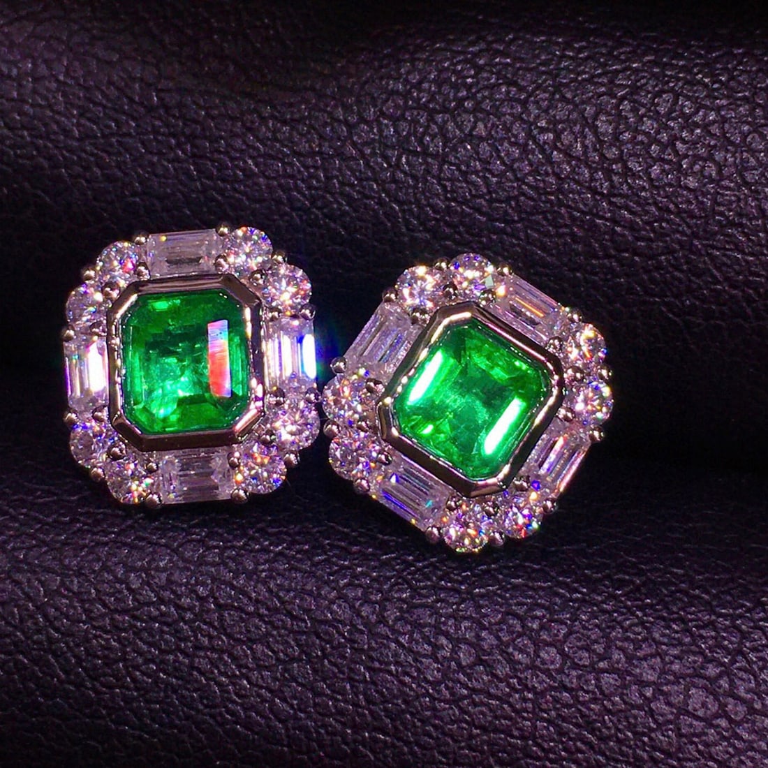 14k Gold 1.35 Ct Natural Emerald & Diamond Earrings - 6