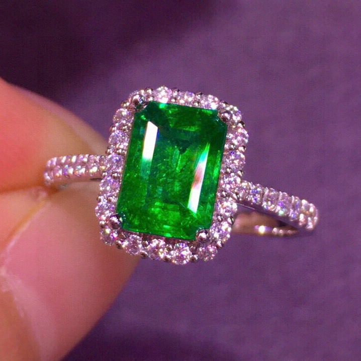 14k Gold 1.6 Ct Natural Emerald & Diamond Ring - 3