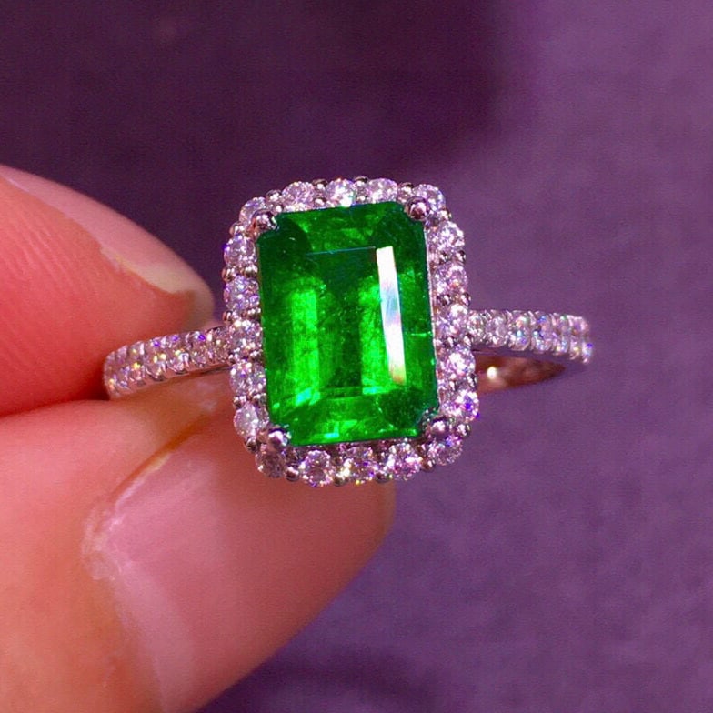 14k Gold 1.6 Ct Natural Emerald & Diamond Ring - 4