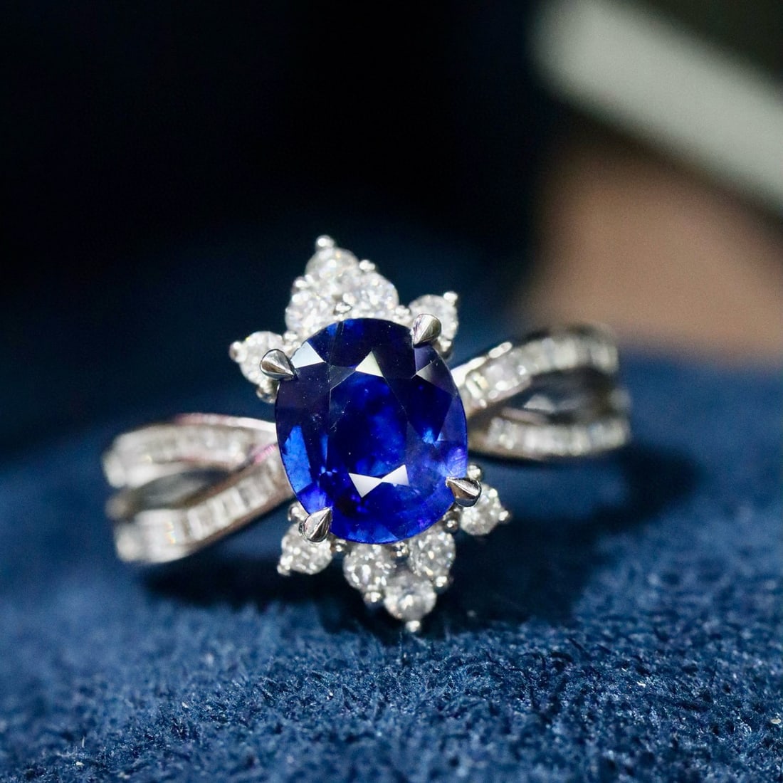 14k Gold 1.77 Ctw Natural Sapphire & Diamond Ring: Ref:231029167 // gold content:14k gold // ring size:7. 25us // // main gemstone:sapphire // shape:oval // carat weight:1. 25ct // color:blue // treatment:natural // // adjacent gemstone 2 : diamond