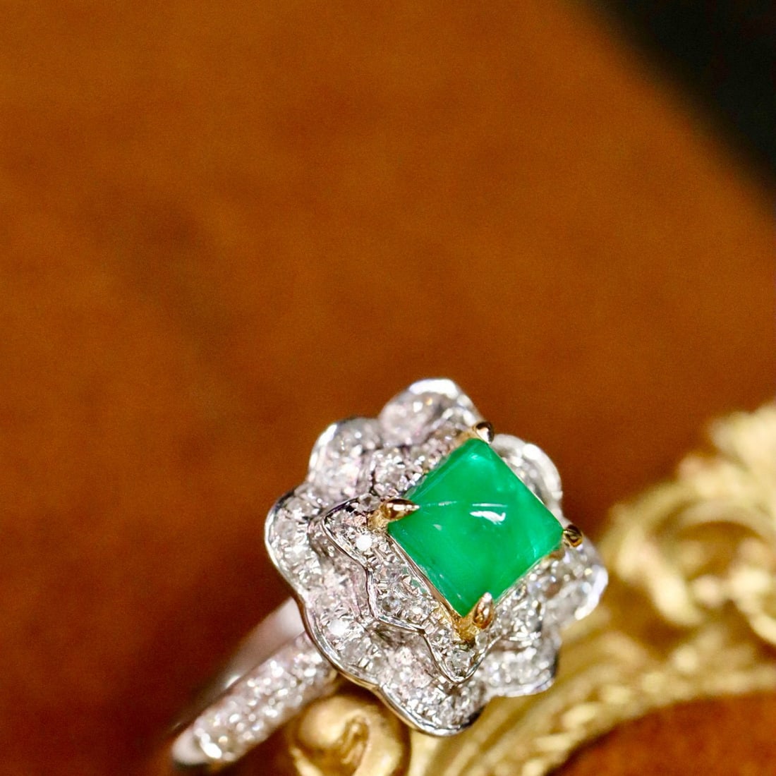 14k Gold 0.98 Ctw Natural Emerald & Diamond Ring - 4