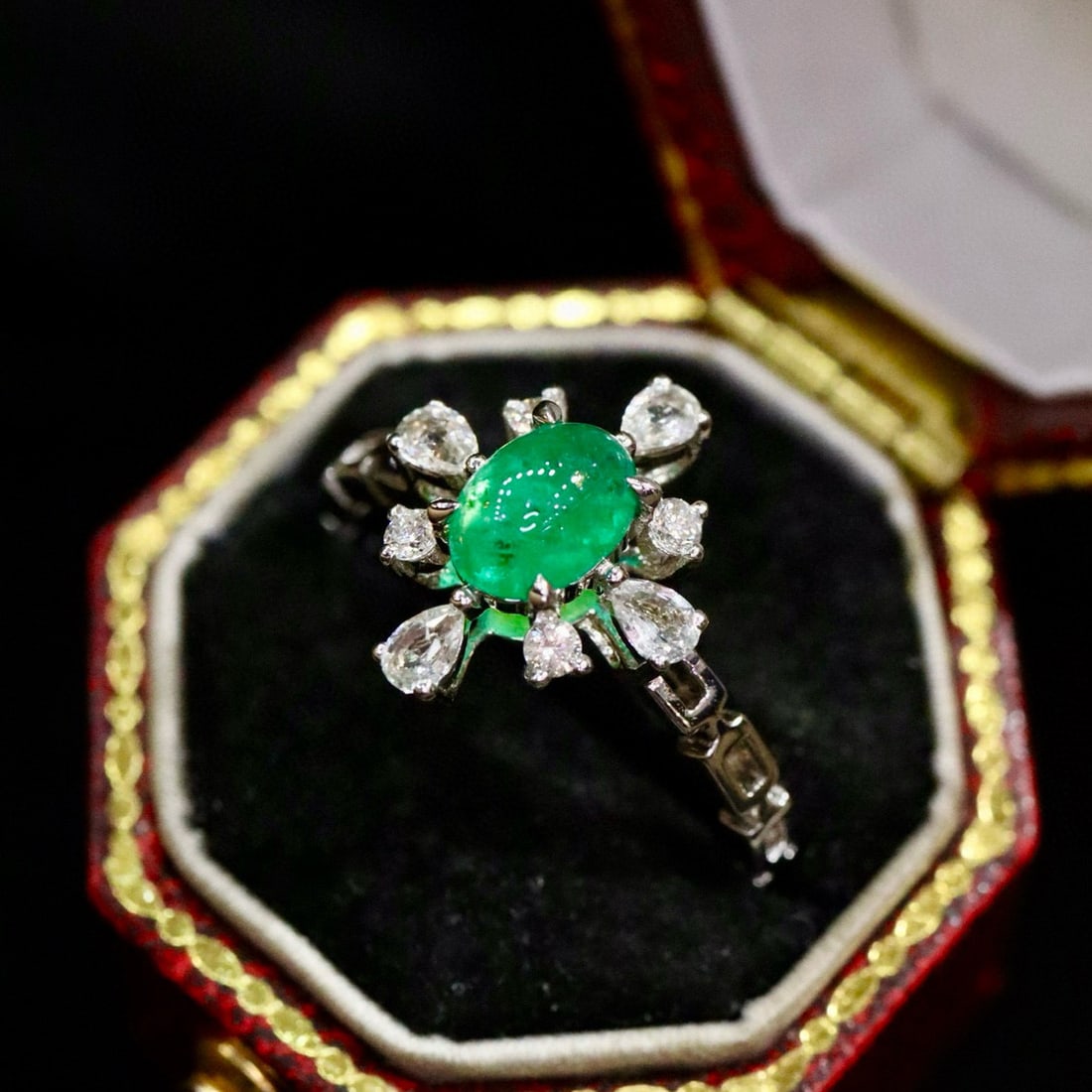 14k Gold 0.66 Ctw Natural Emerald & Diamond Ring - 2