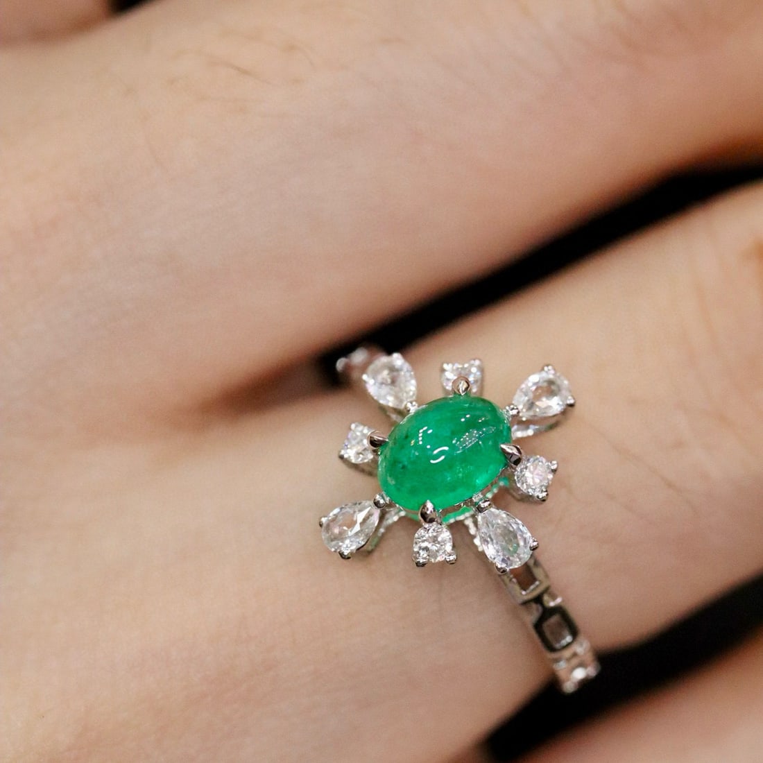 14k Gold 0.66 Ctw Natural Emerald & Diamond Ring - 5