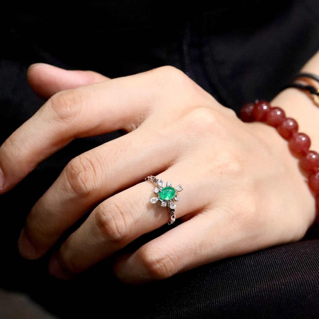 14k Gold 0.66 Ctw Natural Emerald & Diamond Ring - 6