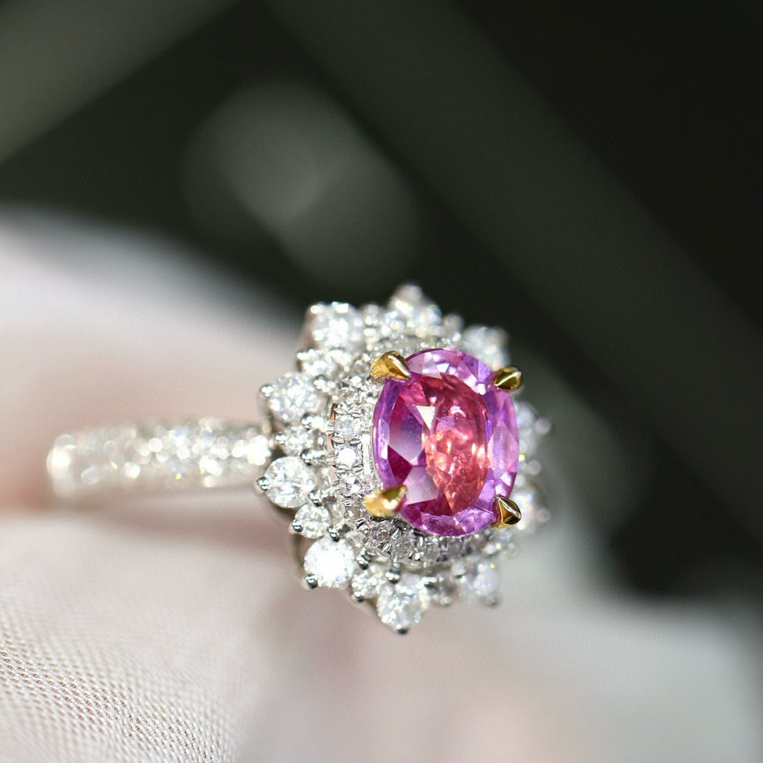 14k Gold 1.19 Ctw Natural Padparadscha Sapphire & Diamond Ring - 4