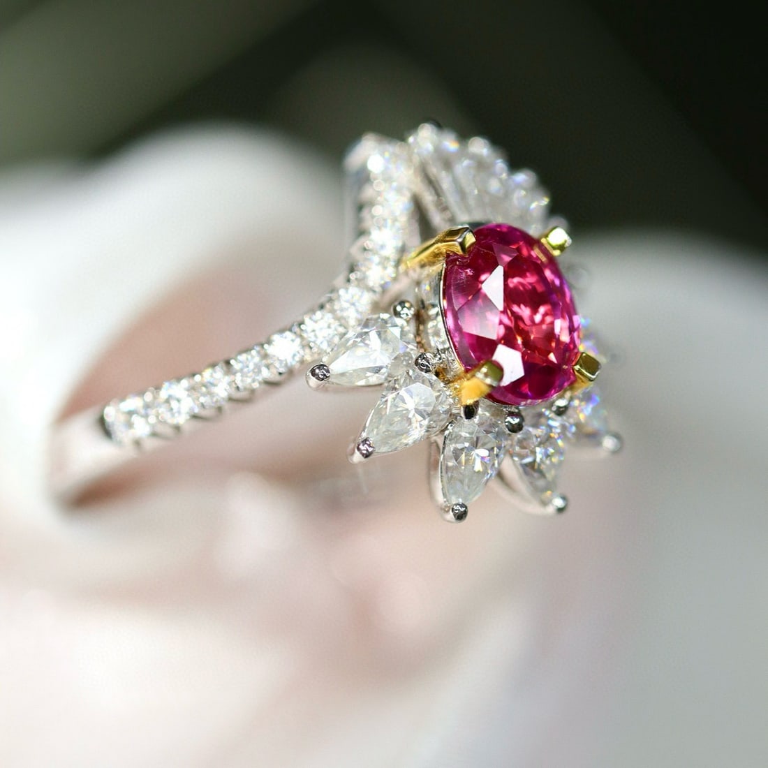 14k Gold 0.88 Ctw Natural Ruby & Diamond Ring - 4