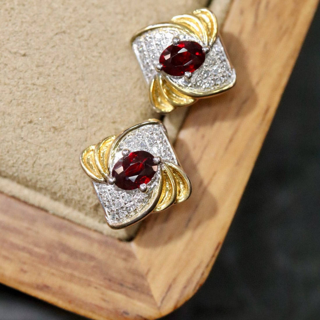14k Gold 0.53 Ctw Natural Ruby & Diamond Earrings - 6