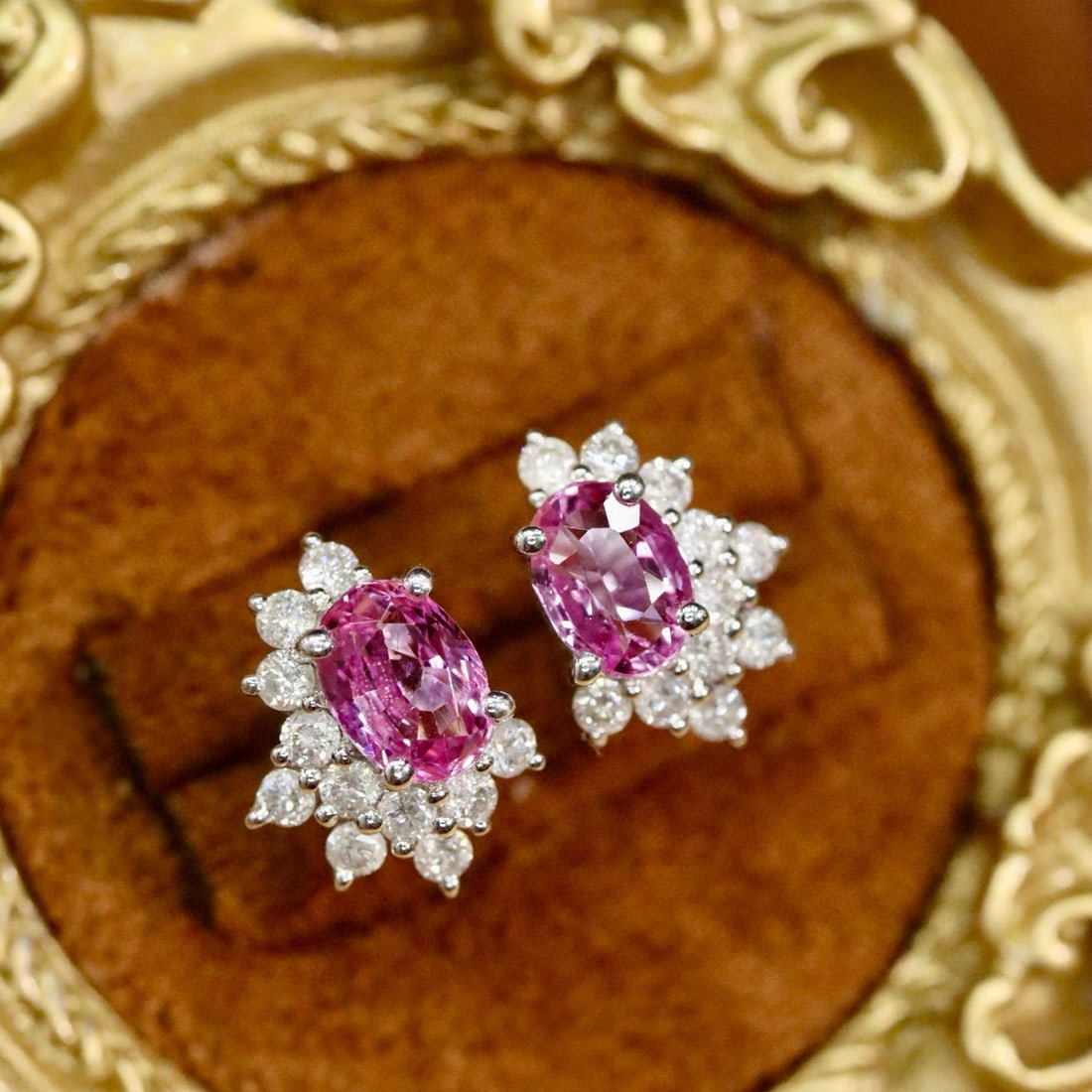 14k Gold 1.47 Ctw Natural Sapphire & Diamond Earrings: Ref:231029192 // gold content:14k gold // main gemstone:sapphire // shape:oval // carat weight:1. 03ct // color:purple // treatment:natural // // adjacent gemstone 2 : diamond // shape:round // carat
