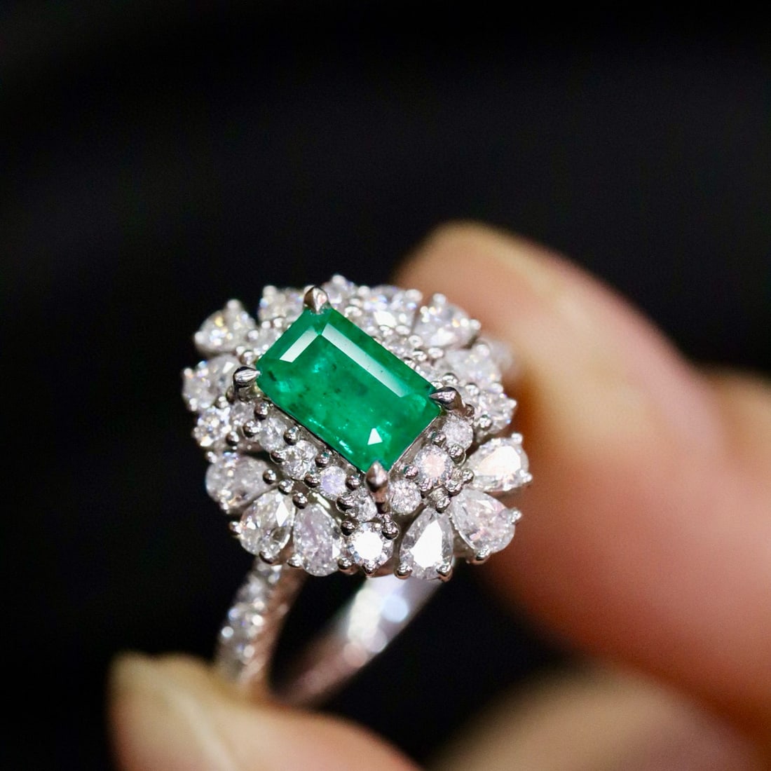 14k Gold 1.74 Ctw Natural Emerald & Diamond Ring - 2