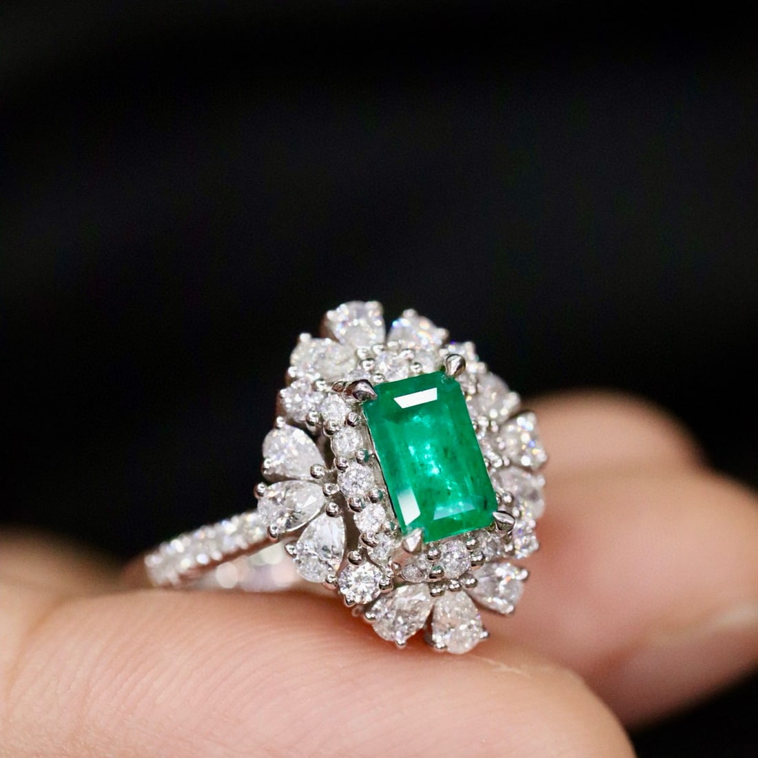 14k Gold 1.74 Ctw Natural Emerald & Diamond Ring - 3