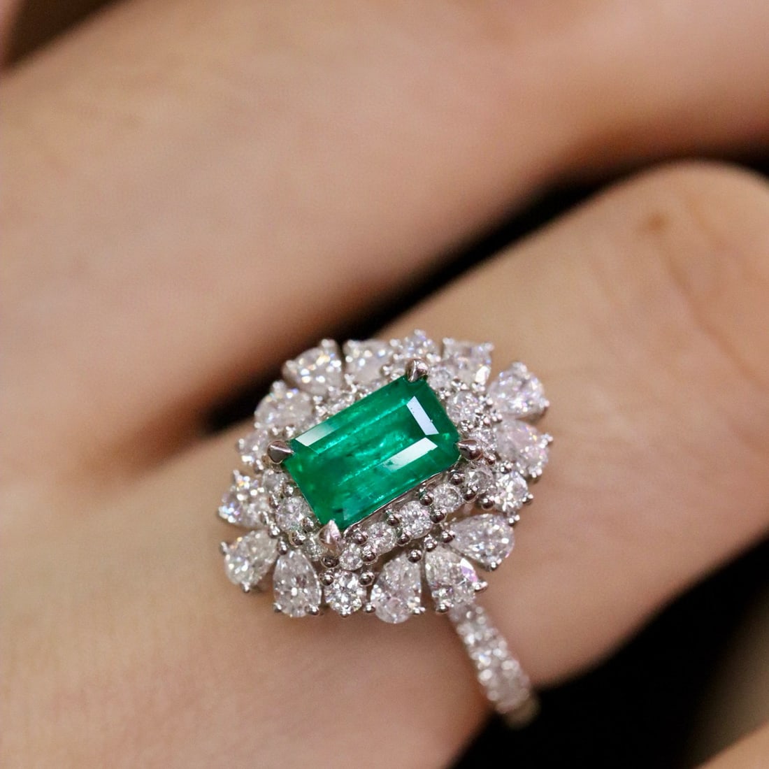14k Gold 1.74 Ctw Natural Emerald & Diamond Ring - 5