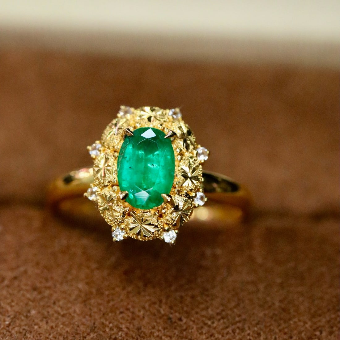 14k Gold 0.68 Ctw Natural Emerald & Diamond Ring: Ref:231029195 // gold content:14k gold // ring size:7. 25us // // main gemstone:emerald // shape:oval // carat weight:0. 61ct // color:green // treatment:natural // cut grade:g // // adjacent