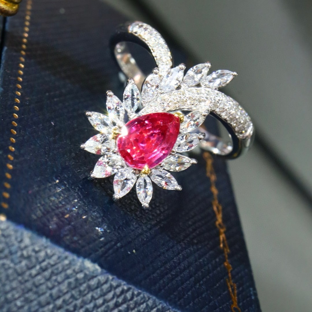 14k Gold 1.09 Ctw Natural Padparadscha Sapphire & Diamond Ring - 2