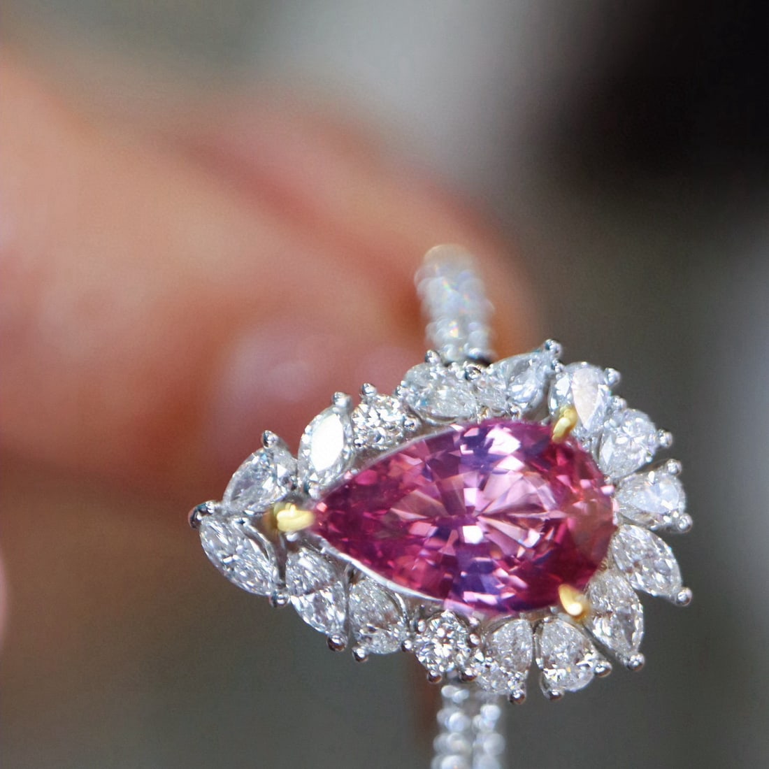 14k Gold 2.28 Ctw Natural Padparadscha Sapphire & Diamond Ring - 4
