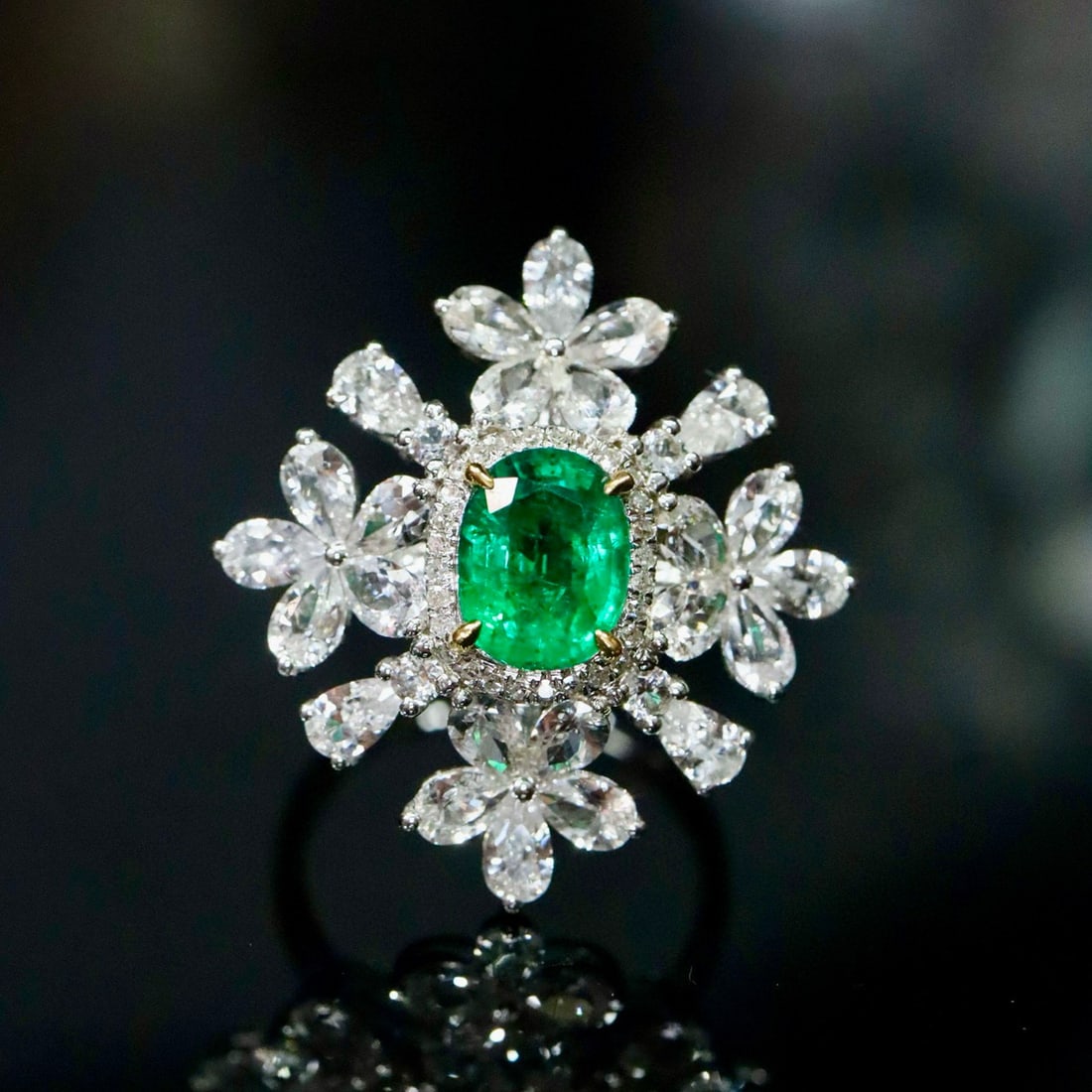 14k Gold 1.96 Ctw Natural Emerald & Diamond Ring: Ref:231029208 // gold content:14k gold // ring size:7. 25us // // main gemstone:emerald // shape:oval // carat weight:1. 24ct // color:green // treatment:natural // cut grade:g // // adjacent