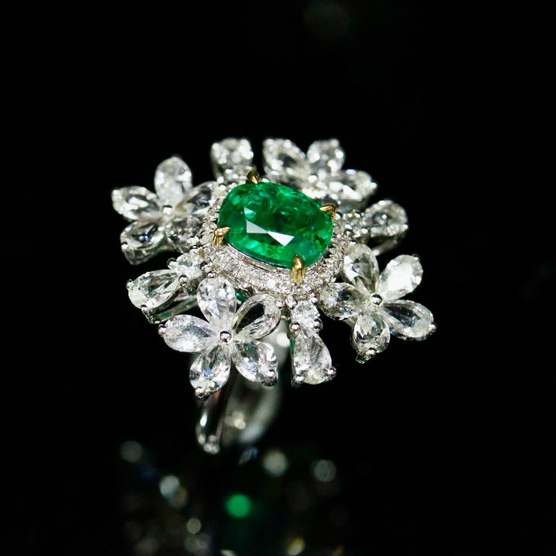 14k Gold 1.96 Ctw Natural Emerald & Diamond Ring - 4