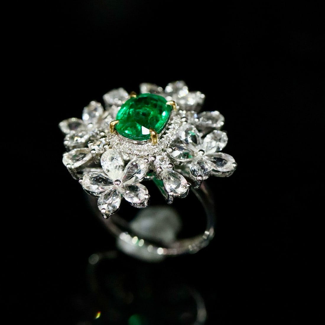 14k Gold 1.96 Ctw Natural Emerald & Diamond Ring - 5