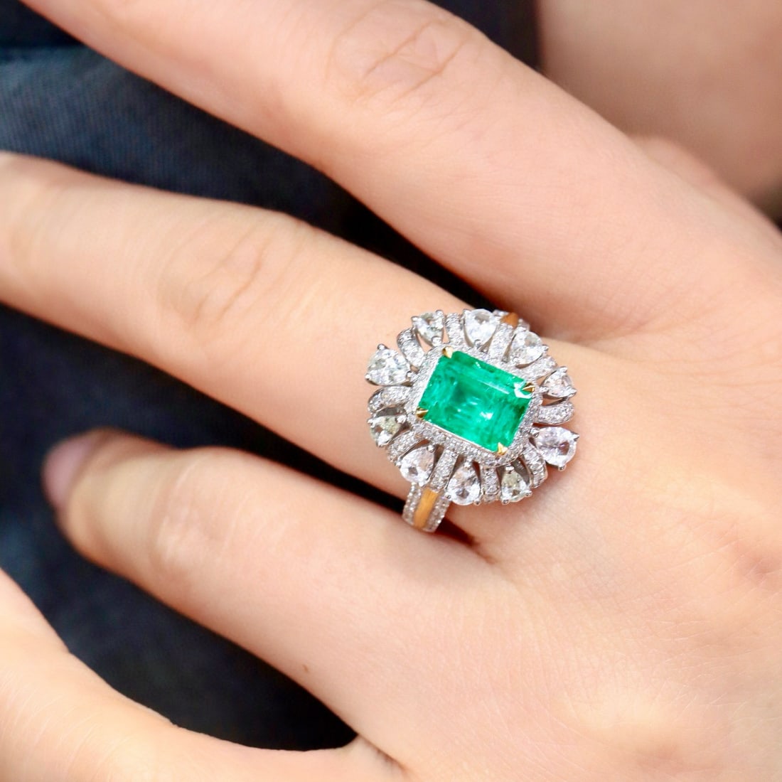 14k Gold 2.84 Ctw Natural Emerald & Diamond Ring - 6