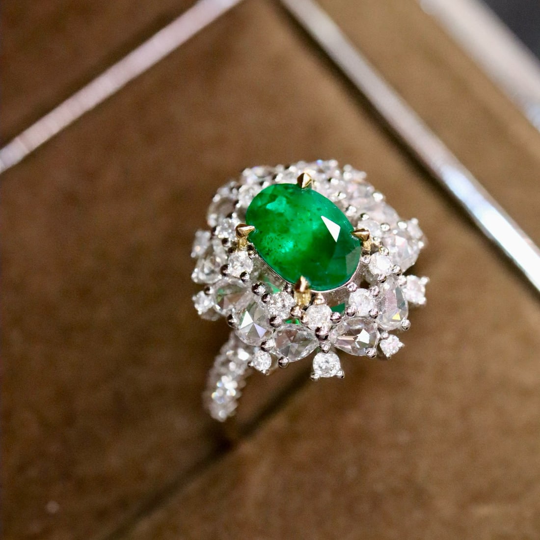 14k Gold 2.31 Ctw Natural Emerald & Diamond Ring - 4