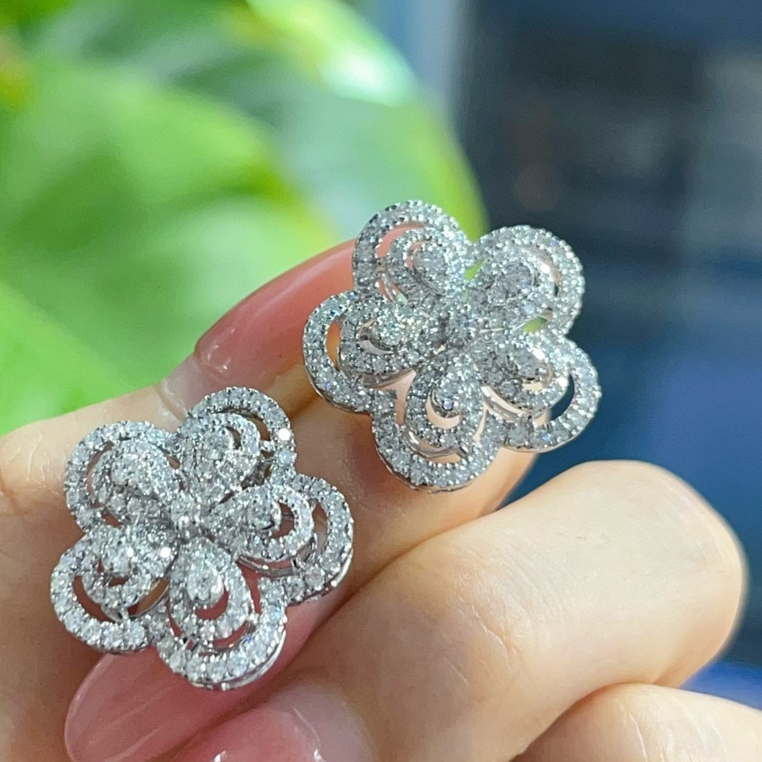 14k Gold 1.9 Ct Natural H Diamond Earrings - 5