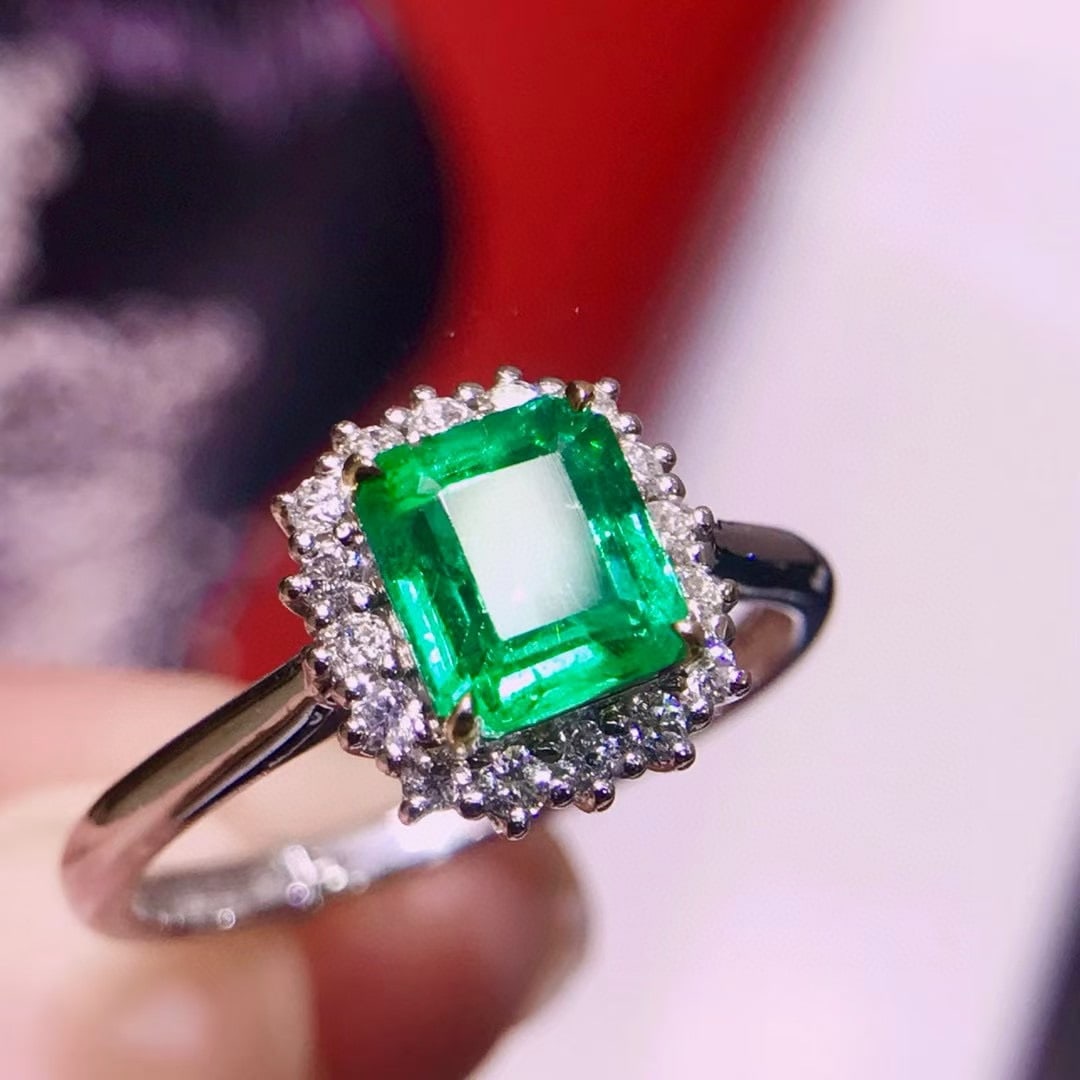 14k Gold 1.1 Ct Natural Emerald & Diamond Ring: Ref:231029242 // gold content:14k gold // ring size:7. 25us // // main gemstone:emerald // shape:emerald // carat weight:1. 1ct // color:green // treatment:natural // cut grade:g // // adjacent