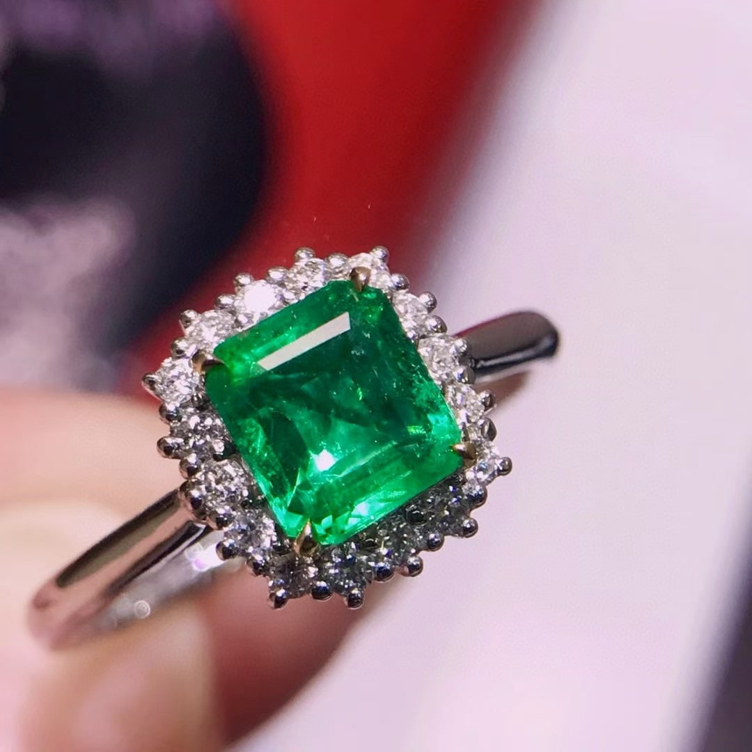 14k Gold 1.1 Ct Natural Emerald & Diamond Ring - 2
