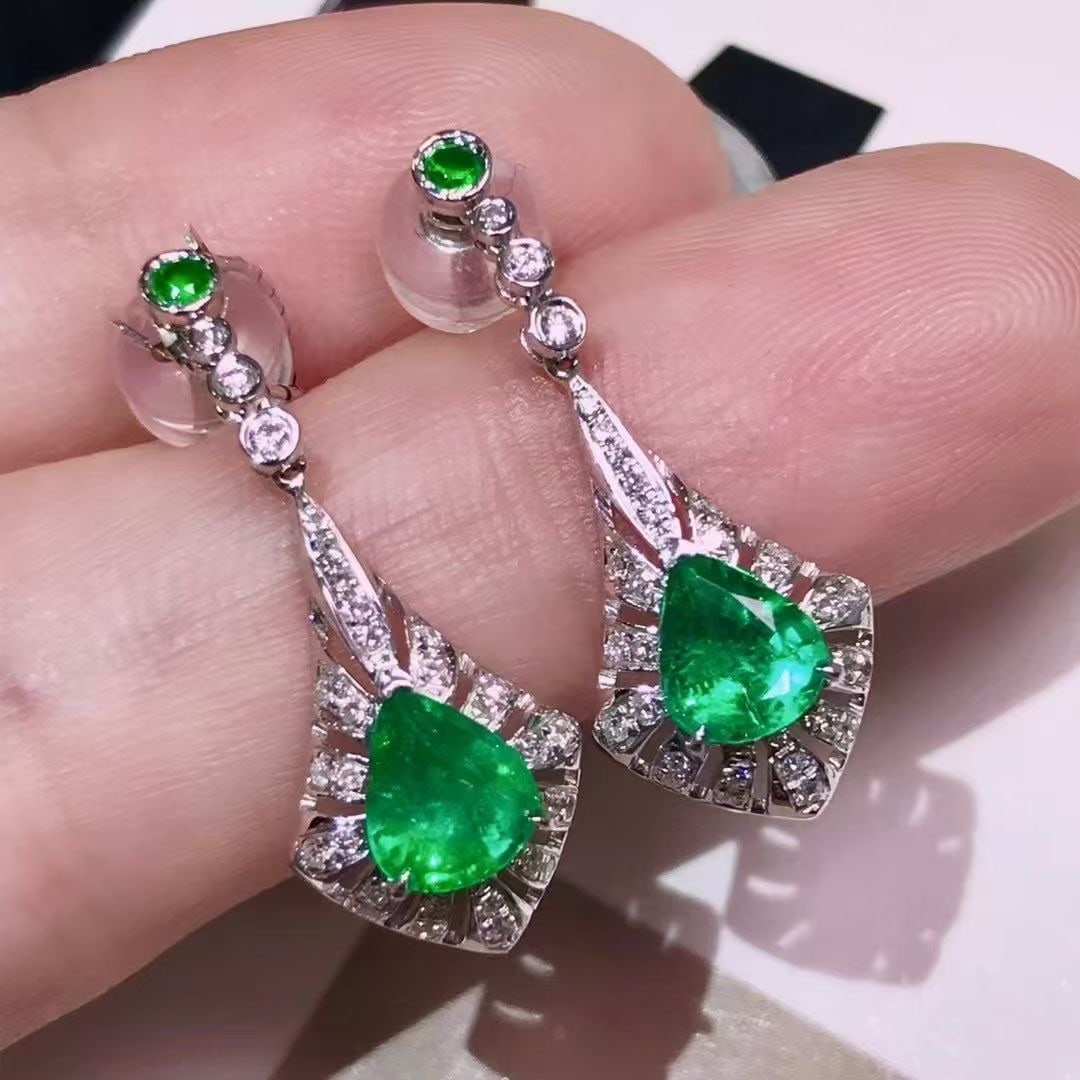 14k Gold 1.1 Ct Natural Emerald & Diamond Earrings - 2