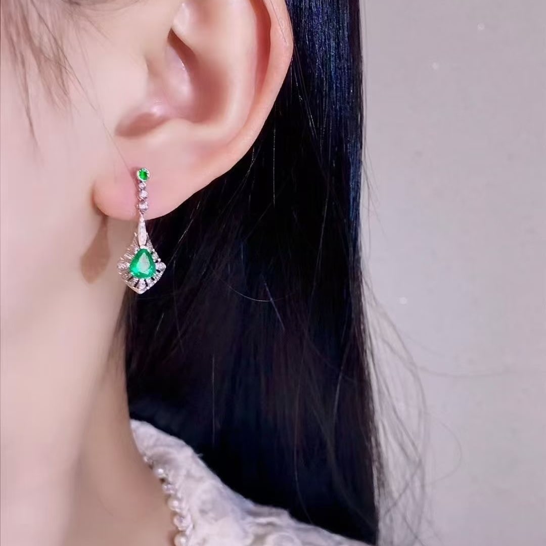 14k Gold 1.1 Ct Natural Emerald & Diamond Earrings - 4