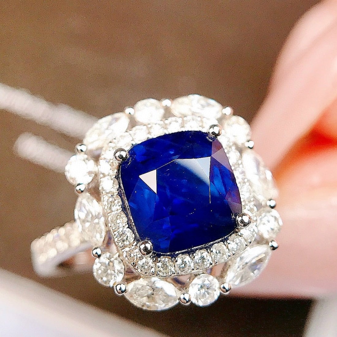 14k Gold 3.45 Ctw Natural Sapphire & Diamond Ring: Ref:231029252 // gold content:14k gold // ring size:7. 25us // // main gemstone:sapphire // shape:cushion // carat weight:2. 6ct // color:blue // treatment:natural // cut grade:g // // adjacent