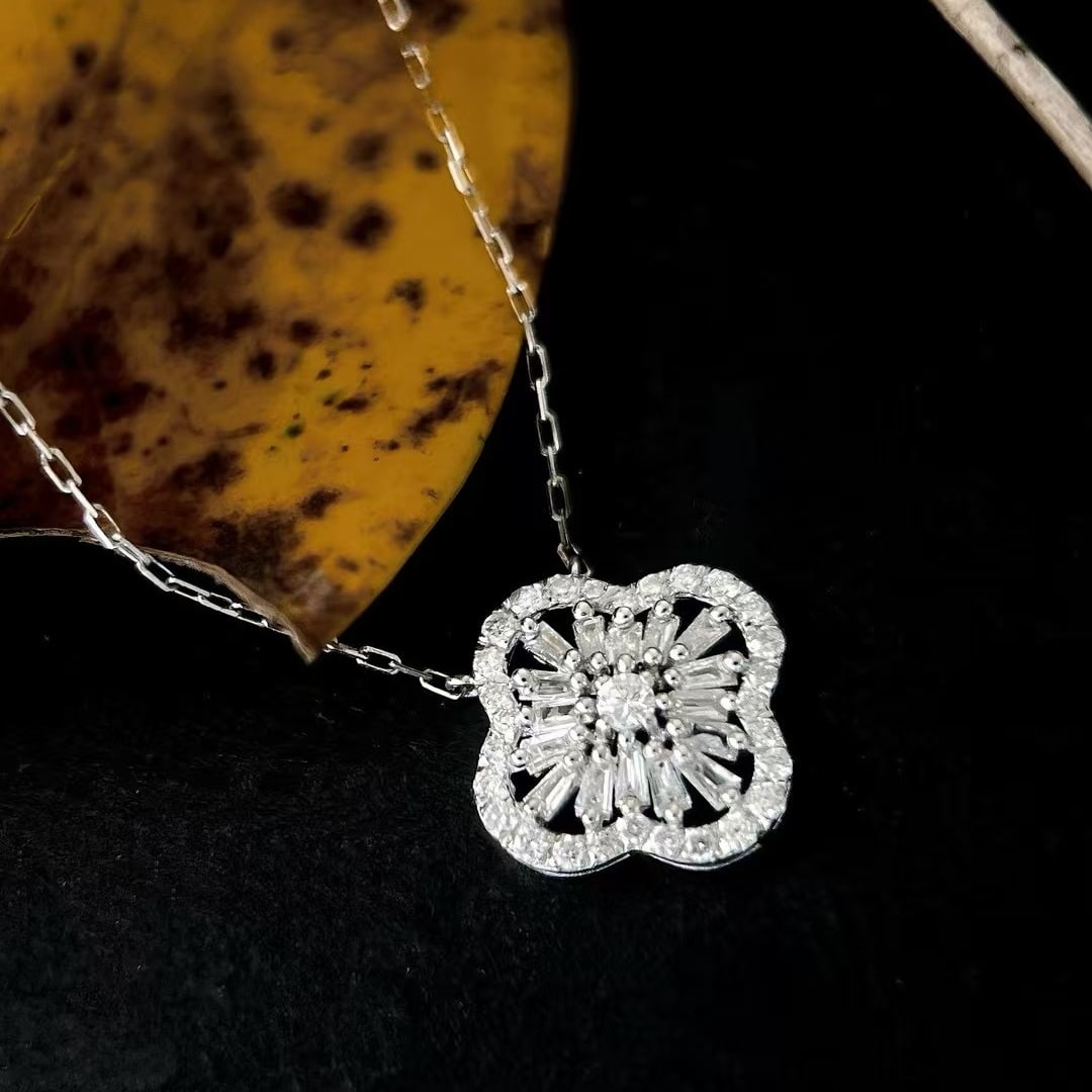 14k Gold 0.43 Ct Natural H Diamond Necklace: Ref:231030026 // gold content:14k gold // main gemstone:diamond // shape:multiply // carat weight:0. 43ct // clarity grade:vs-si // color:h // treatment:natural // High Estimate: 3300 Condition: New