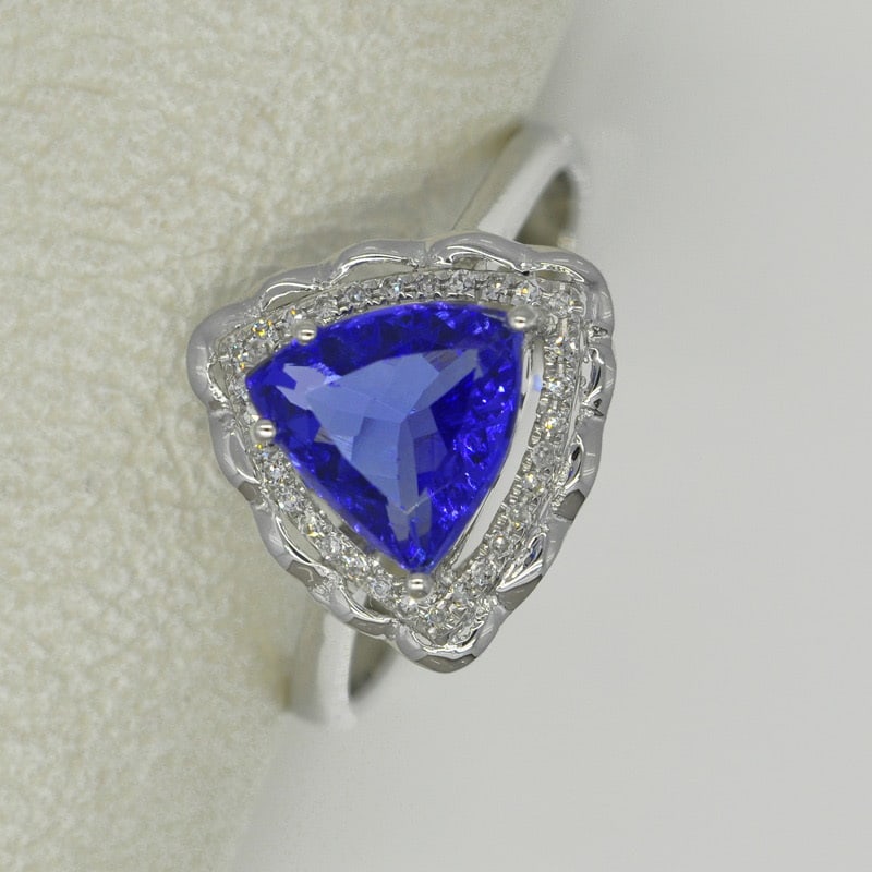 14k Gold 1.70 Ct Natural Tanzanite & Diamond Ring: Ref:231030127 // gold content:14k gold // ring size:7. 25us // // main gemstone:tanzanite // shape:triangle // carat weight:1. 70ct // color:blue // treatment:natural // // adjacent gemstone 2 :